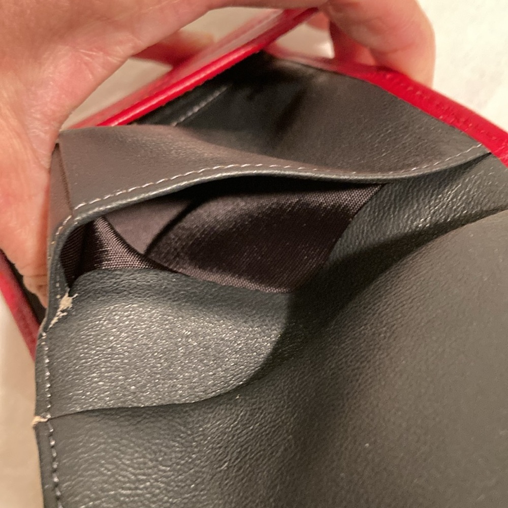 Ferrari Red Leather bifold Wallet made in Italy - Picture 11 of 16